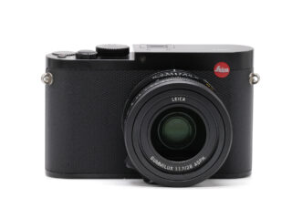 Leica Q Prototype 34