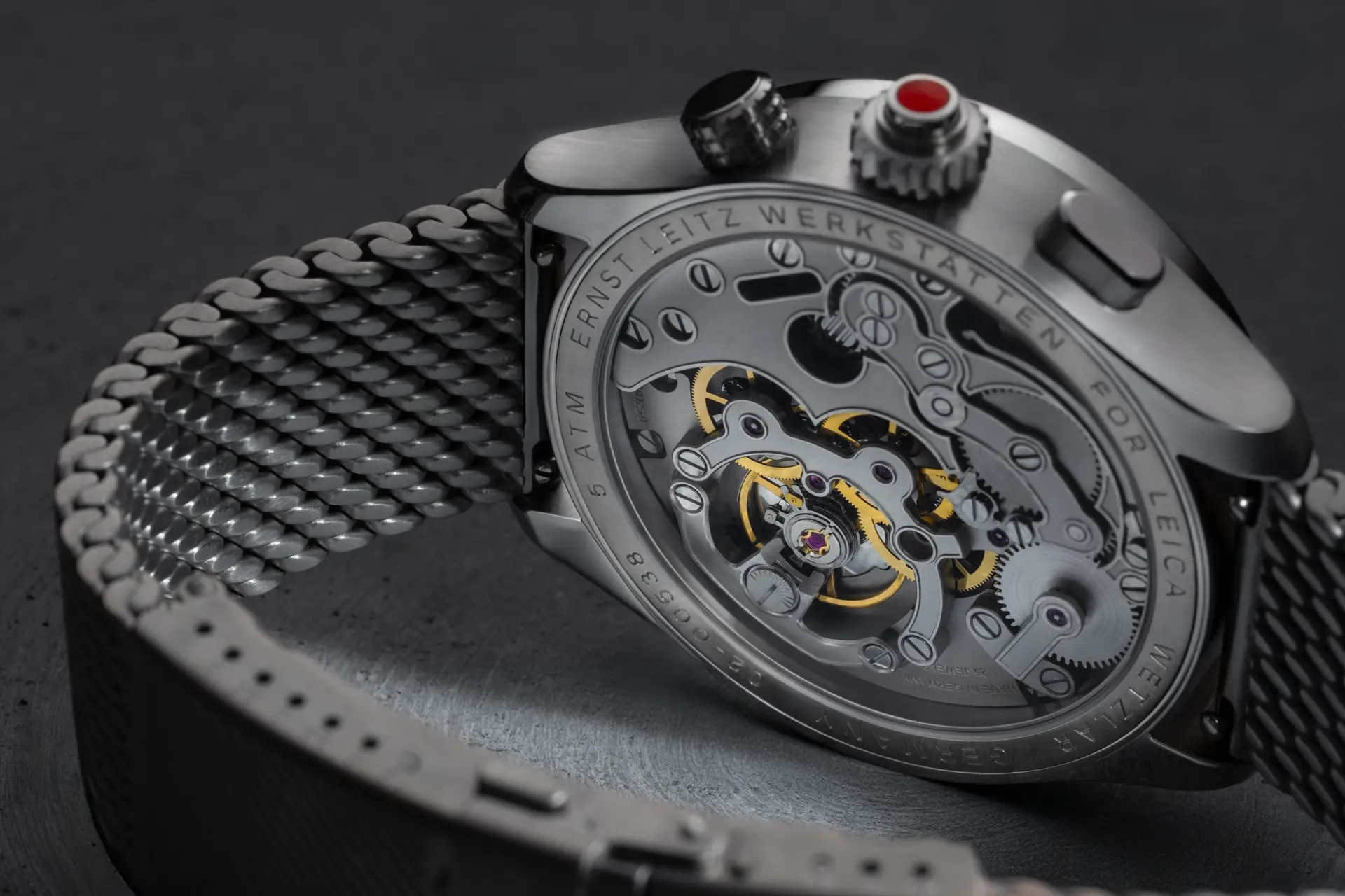 3_LEICA_Watch_Webseite_ProductPage_ZM1UrbanGreen_CopyImageModul2_Prazision_02
