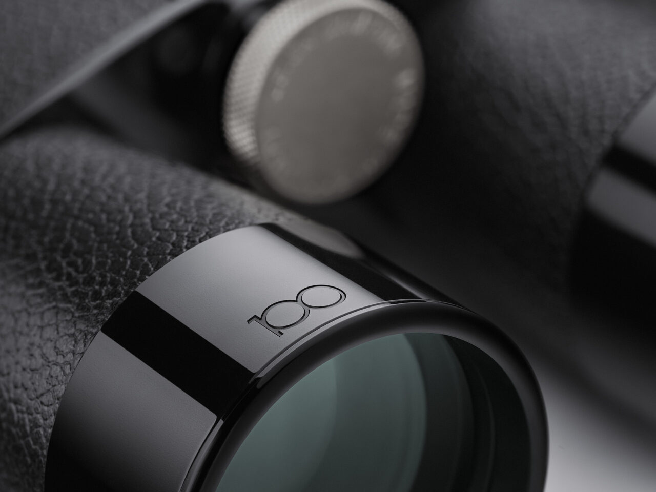40725_Trinovid 10x40_100 YEARS OF LEICA_detail100_1920px