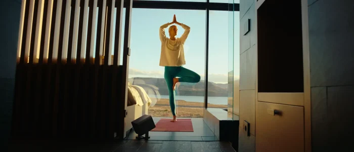 Ambient_Compact_Projector-Yoga_3840x2560px.jpg